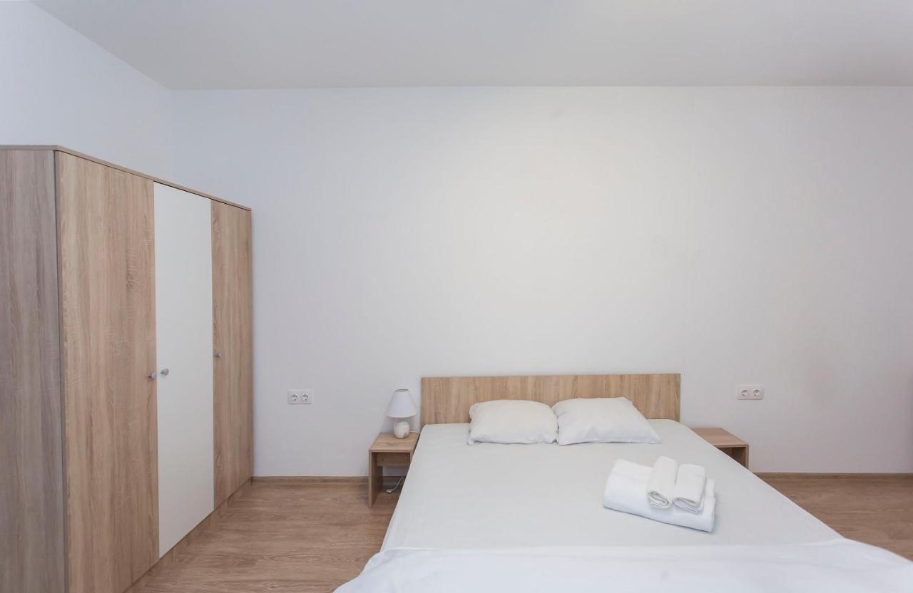 Modern And Bright Apartments Near Center - Free Parking Σόφια Εξωτερικό φωτογραφία