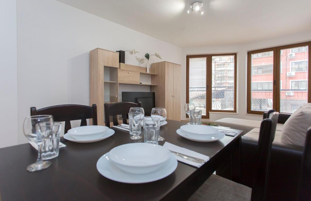 Modern And Bright Apartments Near Center - Free Parking Σόφια Εξωτερικό φωτογραφία