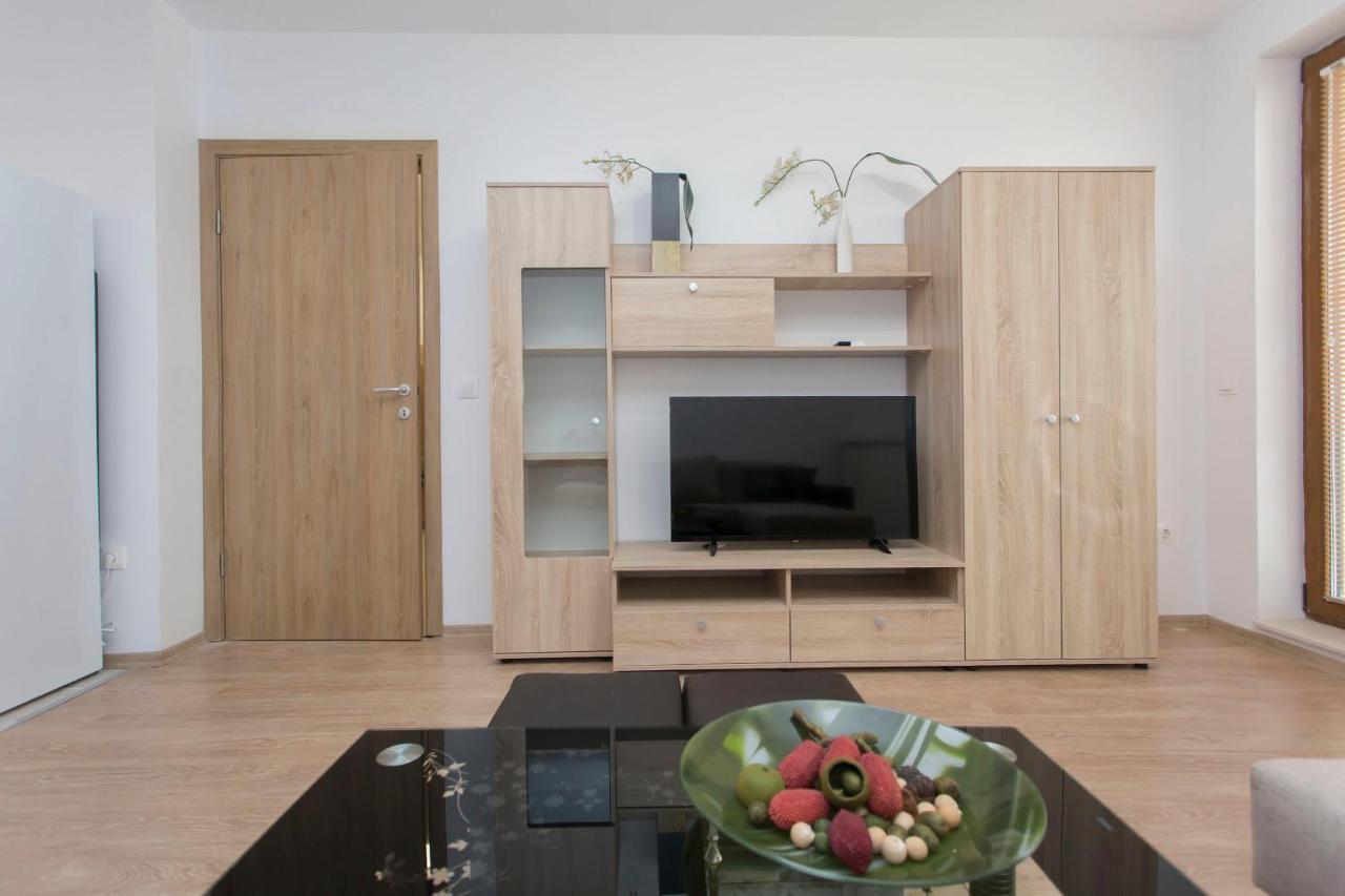 Modern And Bright Apartments Near Center - Free Parking Σόφια Εξωτερικό φωτογραφία
